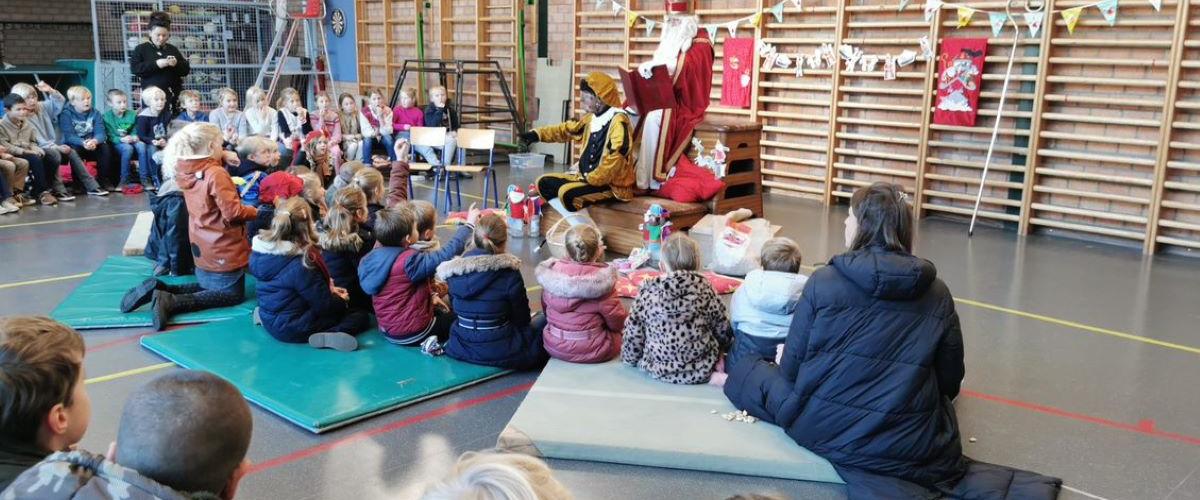 Sint op school