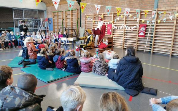 Sint op school