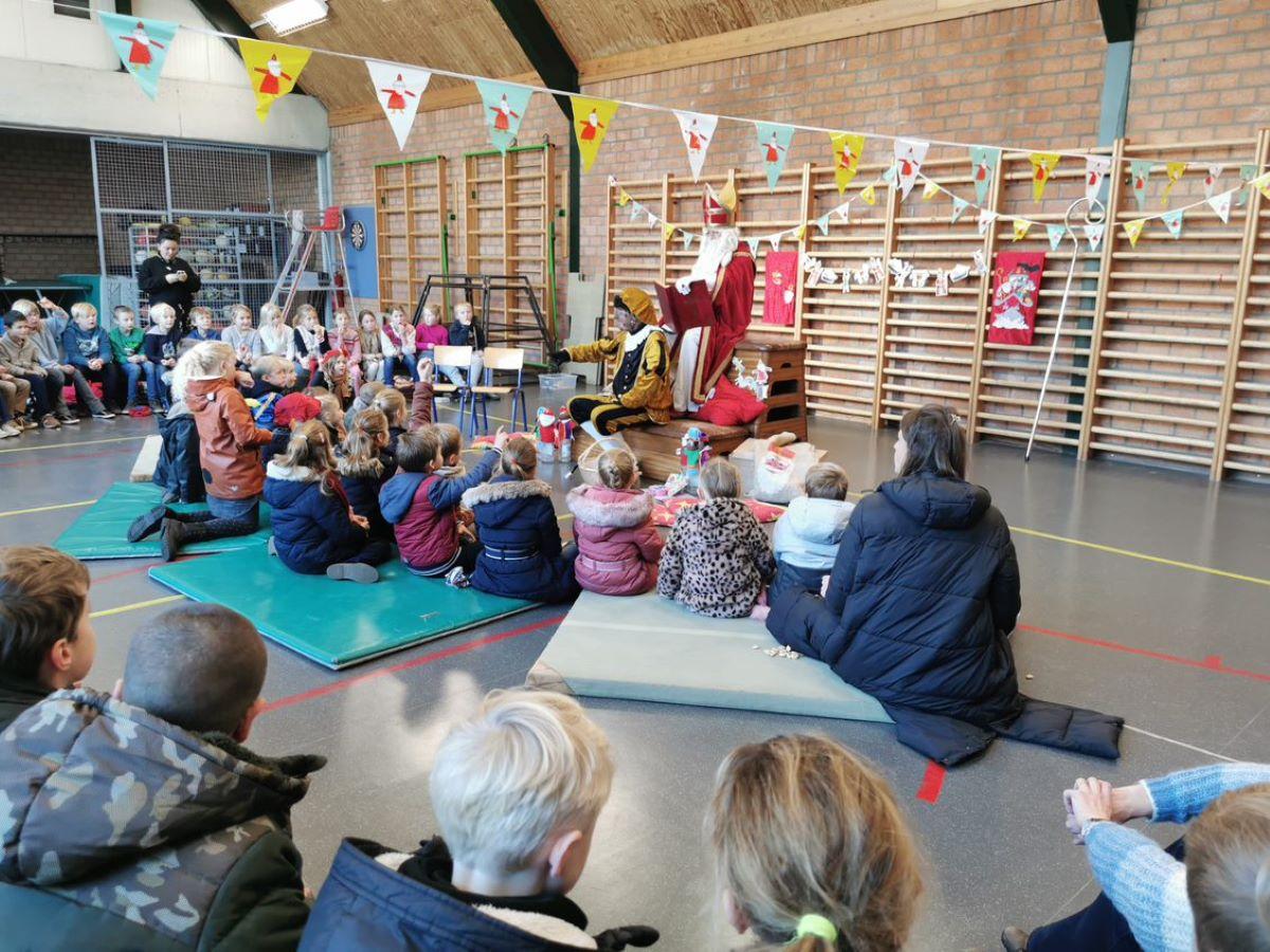 Sint en piet op school